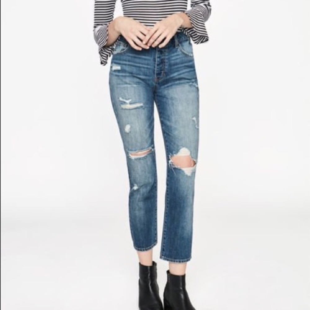 Pacsun High Waisted Mom / Boyfriend Jeans.